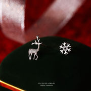 シルバーピアス、雪の結晶、鹿、クリスマスピアス、かわいい気質、非対称デザイン