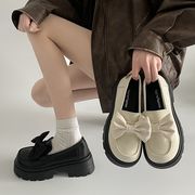 ローファー　革靴　レディースシューズ　韓国ファッション　デザイン　リボン　2colors