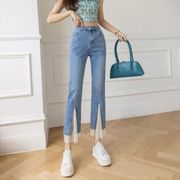 デニムパンツスリット入り