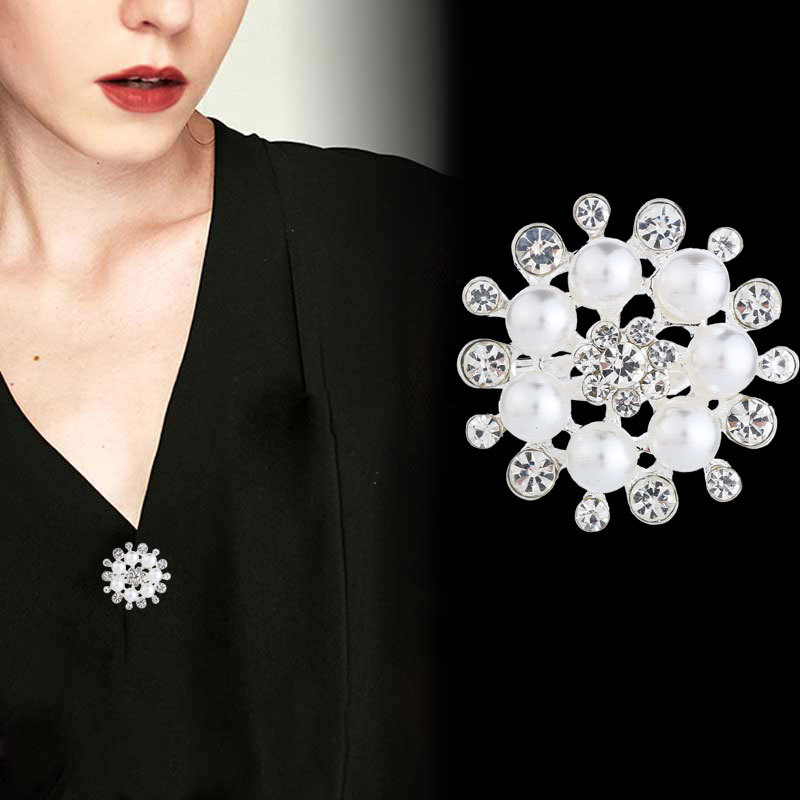 ダイヤモンド パールとフラワーズのブローチ 韓国 ファッション  コサージュ 男女兼用 衣類アクセサリー