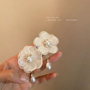 2024年夏の新しいネット赤い花のイヤリング韓国の甘い真珠のイヤリングイヤリング女性