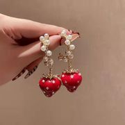 s925　  イチゴの飾り   いちごのピアス    ストロベリーパールピアス  ファッション雑貨