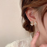 高級真珠の弓のイヤリング、女性の2024年の新しい韓国の気質のイヤリング