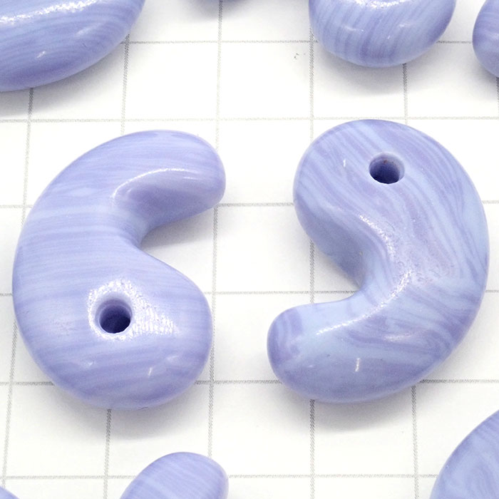 【合成ブルーレースアゲート】 天然石 古代勾玉 約30*20mm パワーストーン 国内発送