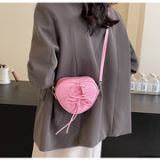 ショルダーバッグ　ハンドバッグ　韓国ファッション　デザイン　ハート　リボン　バレエコア