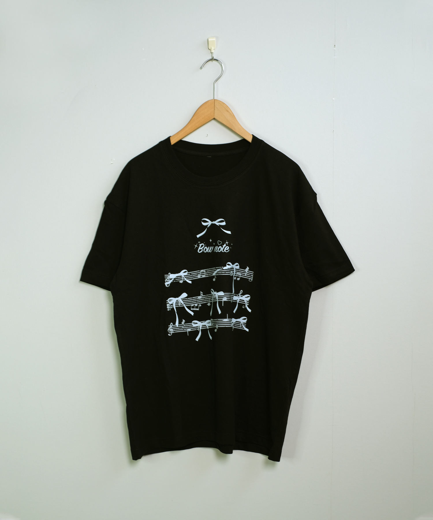 全品送料無料一部除く 楽譜リボンプリント オーバーサイズ Tシャツ MA レディース プチプラ 韓国 おしゃれ 楽譜リボンプリント オーバーサイズ Tシャツ ma 【即納