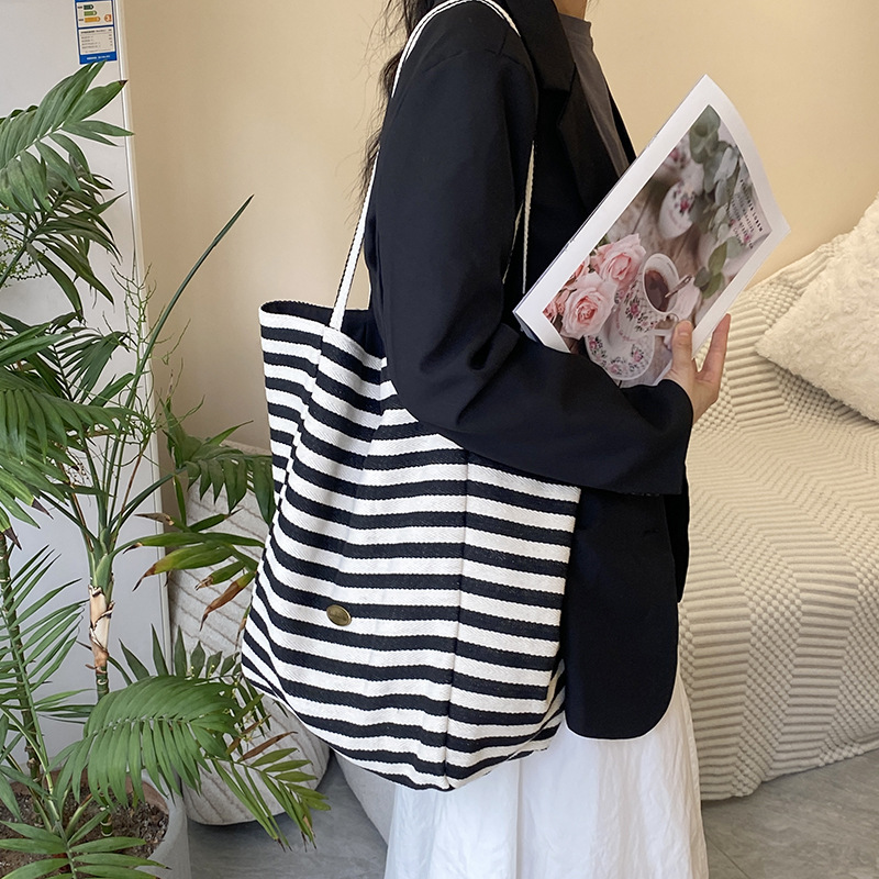 ●ETTE●トートバッグBARRA TOTE BAG★韓国の人気★日本未入荷 楽天市場】夏祭 チューリップトート トートバッグ ニット a4