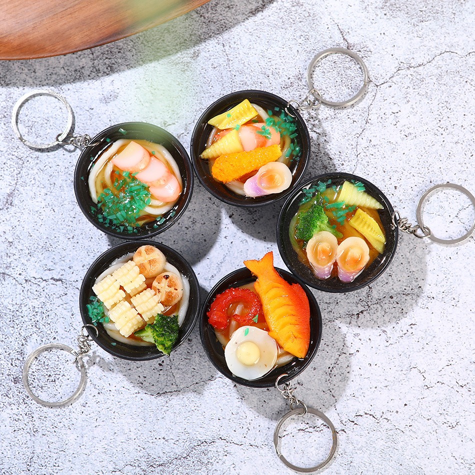 ラーメンキーホルダー 醤油ラーメン ⁄ リズ ( rizuNM )のアクリルキーホルダー通販 ∞ SUZURI