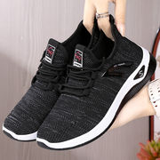 新しい古い北京の布の靴と綿の靴の女性の靴のカジュアルな靴の中で老年の健歩の靴の柔らかい底の女性の快適