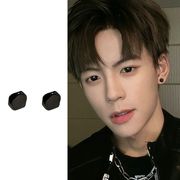 メンズ ブラック ピアス クール系 シンプル 高級感 インスタ風 個性的 新作 ワイルド系 耳骨ピアス 2色