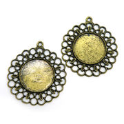 【在庫限り】 メタル合金パーツ 約51x45x3mm （丸カン内径2.5mm） ゴールドカラー 《2個》 金具