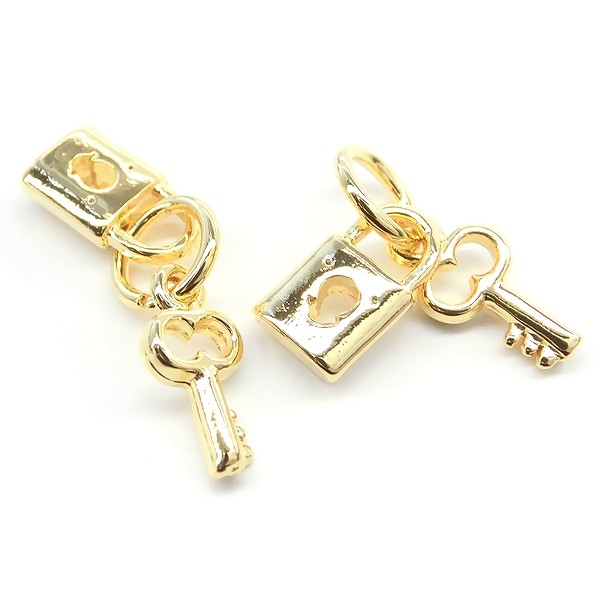 ▼売り切りセール▼2個価格★L&A original★犬＆猫ちゃん＆鍵チャーム★K16GP★“cat＆dog”