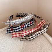 リボンチェック柄カチューシャ　ヘアアクセサリー　レディース　デザイン　韓国風　髪飾り