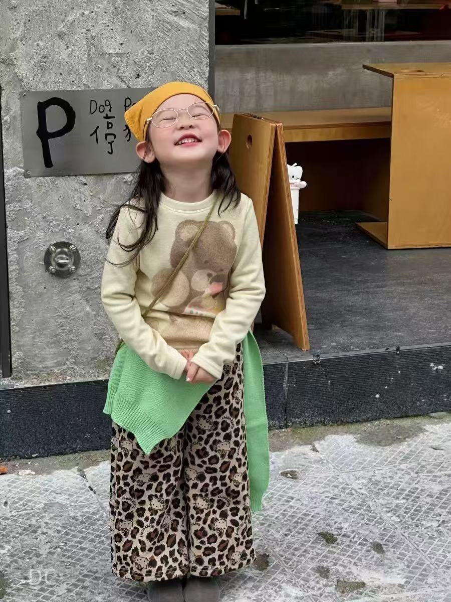 2025秋冬新作DC　子供服 　キッズ　女の子　裏起毛　厚手　キャラクタ　T-シャツ　インナー　90～150cm