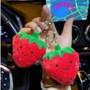 新入荷　キーホルダー　レディース小物　雑貨　鍵飾り　ふわふわ　ぬいぐるみ　イチゴ　可愛い