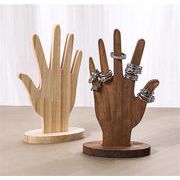 2026年の新商品更新 木製の人体ハンドディスプレイ台 ジュエリーをナチュラルに演出する陳列スタンド