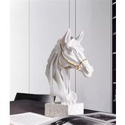 人気商品 INSスタイル 陶芸技法で仕上げた馬の置物 リビングや玄関 テレビ台に映えるエレガントなデザイン
