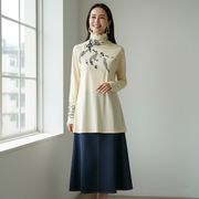 ロング丈Aラインプルオーバー　メロー仕上げ　長めタートルネック　T391