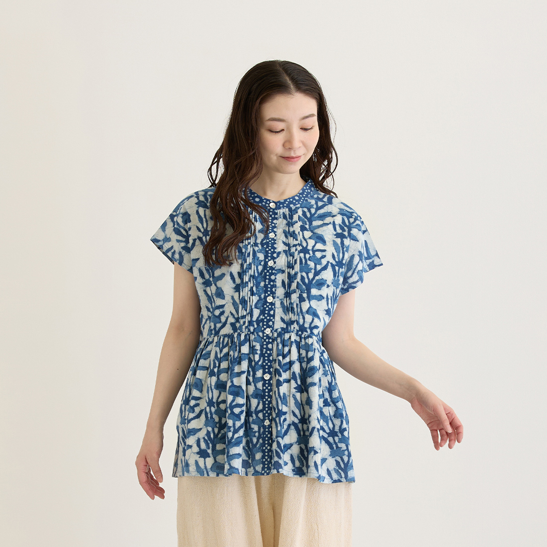【Shanti Shanti】ブラウス ダブ[フレンチスリーブ泥染めハンドメイドインドアジアンエスニック春夏26SS]