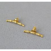 クリスタルアーチピアス
