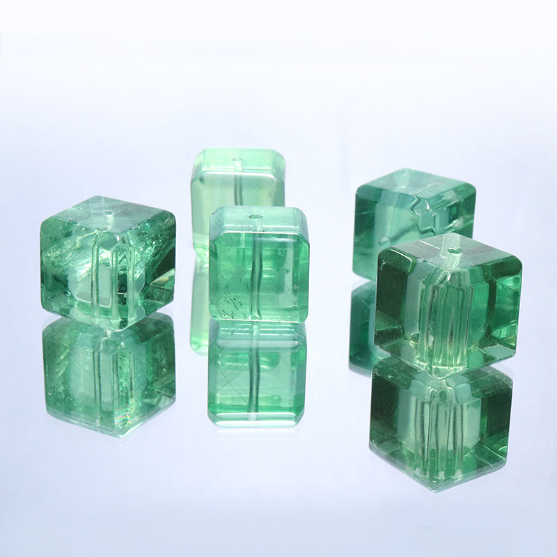 グリーンフローライト＜中国産＞ パーツ キューブカット | 卸売・ 問屋