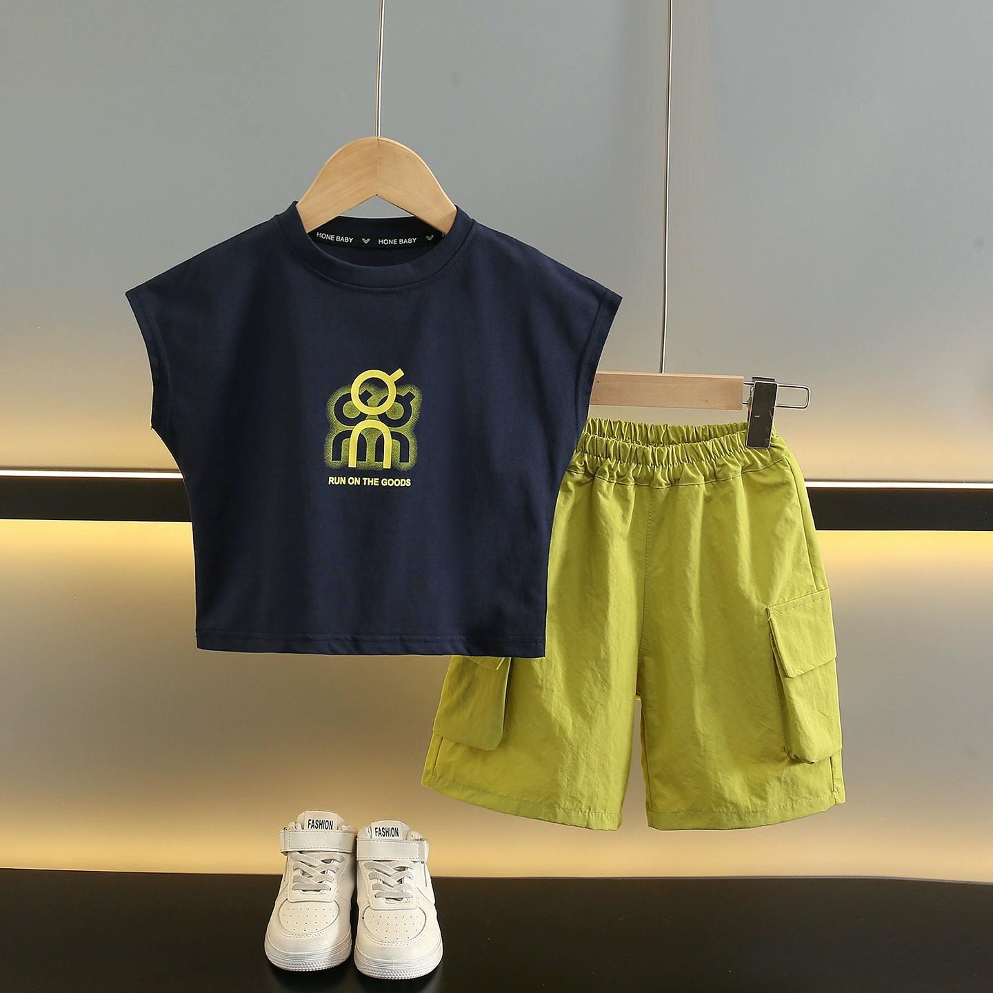 2026夏秋子供服 おしゃれ Ｔシャツ&パンツ 2点セット 韓国風 セットアップ キッズ服 男女兼用【90~150cm】