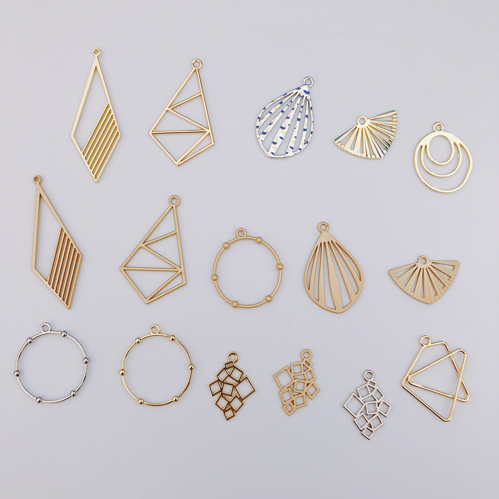 ハンドメイド Diy金具 アクセサリー材料 素材 ピアスチャーム アクセサリーパーツ デコパーツ 丸 貝殻 雑貨 クリート 合同会社 問屋 仕入れ 卸 卸売の専門 仕入れならnetsea