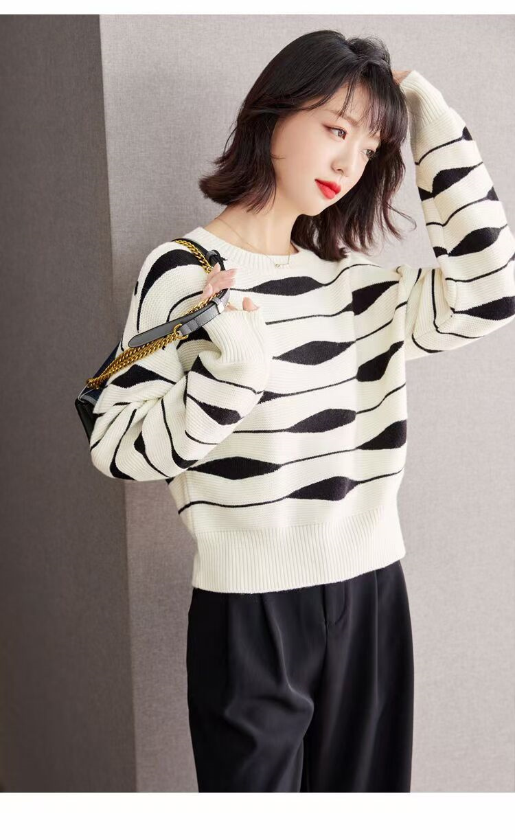 簡約！実用秋ファッション ニットトップス 柔らかい 波のパターン デザインセンス イレギュラー セーター