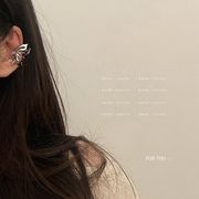 イヤーカフ　アクセサリー　胡蝶　デザイン　ビンテージ　オシャレ　片耳用