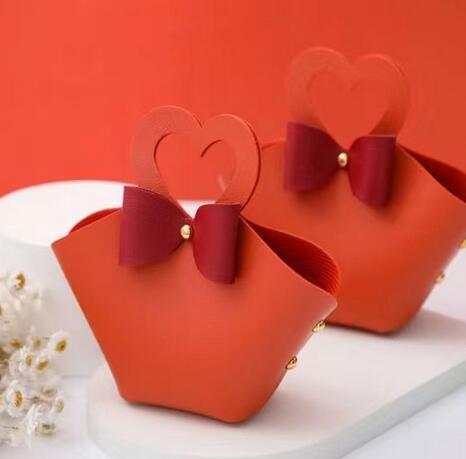 【YAYA】小物入れ  包装ボックス　高級感  愛の心    結婚祝いのキャンデーケース    手持ち