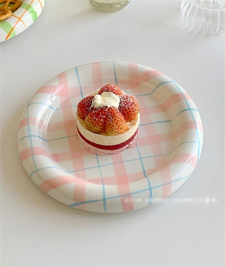 めっちゃかわいい 陶磁器皿 サラダ皿 洋食皿 ペット皿 朝食皿 手描き チェック柄 ドブ皿 丸型 ケーキ