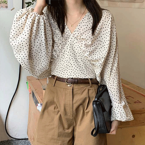 【2023秋新作】韓国風レディース服　秋　ゆったり　シンプル　カジュアル　きれいめ　ドット長袖ブラウス