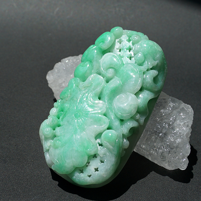 ミャンマー翡翠 如意 彫り物 【 一点もの 】 ひすい 翡翠 jade お守り