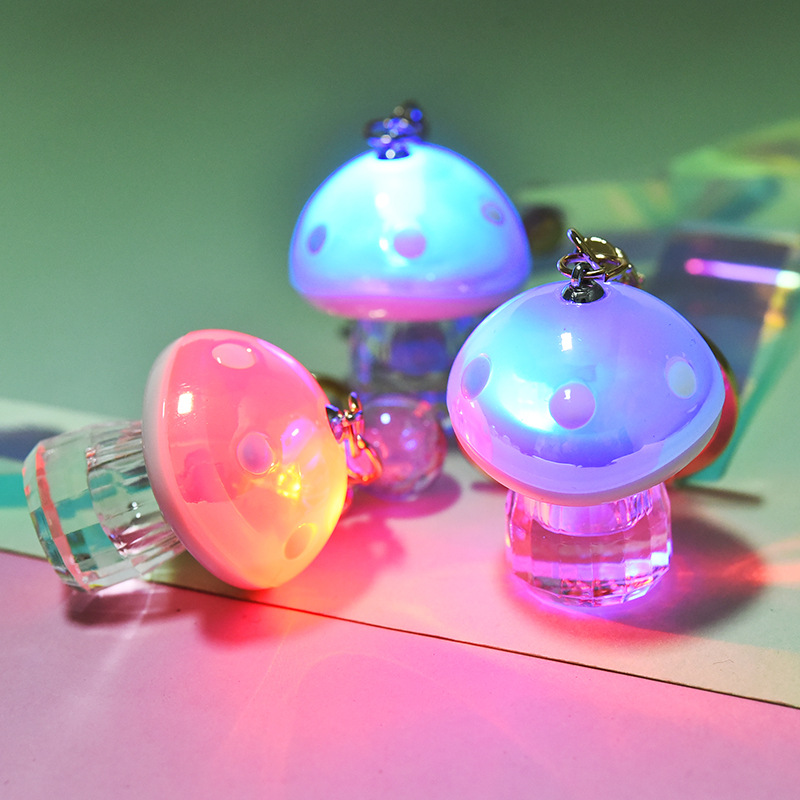 4色 きのこキーホルダー アクリル ライト付き 光るキノコ キー