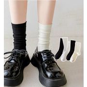 女性の靴下 春と秋の靴下 日本と韓国のファッション綿の靴下 無地 学生ソックス