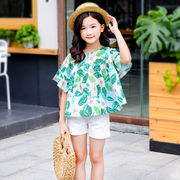 子供服 女の子 夏の新作 ファッションスーツ 韓国の花柄のトップス 無地のショートパンツ  2点セット