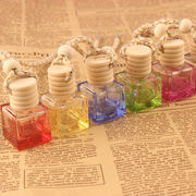 8ML四角いステンドグラスの瓶、着色された香水瓶、着色されたガラス瓶、自動車用香水瓶ストラップ