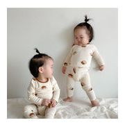家庭用洋服セットの韓国語ベビーバージョン、2024年の漫画パターンの子供用パジャマ、ツーピースセット
