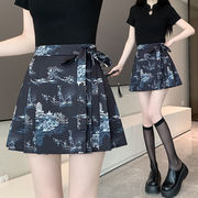 春 新スタイル 新しい 改良版女性用ショート馬面スカート黒刺繍小さなプリーツスカート 7547