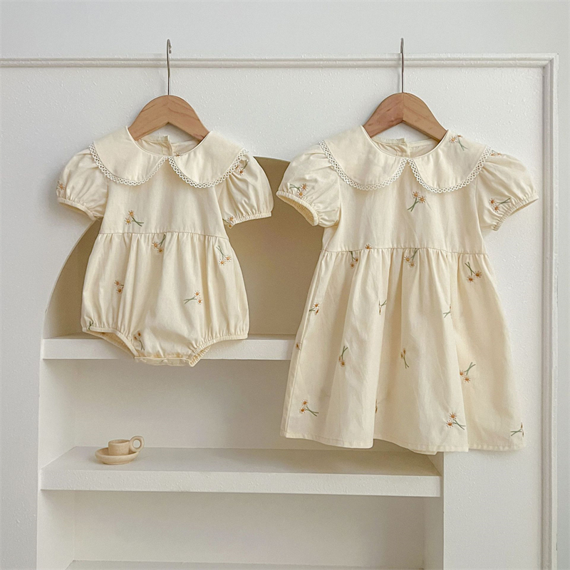 2024夏新作　子供服　姉妹　お揃い　選べる2タイプ　刺繍花柄　ロンパース　ワンピース　可愛い　おしゃれ