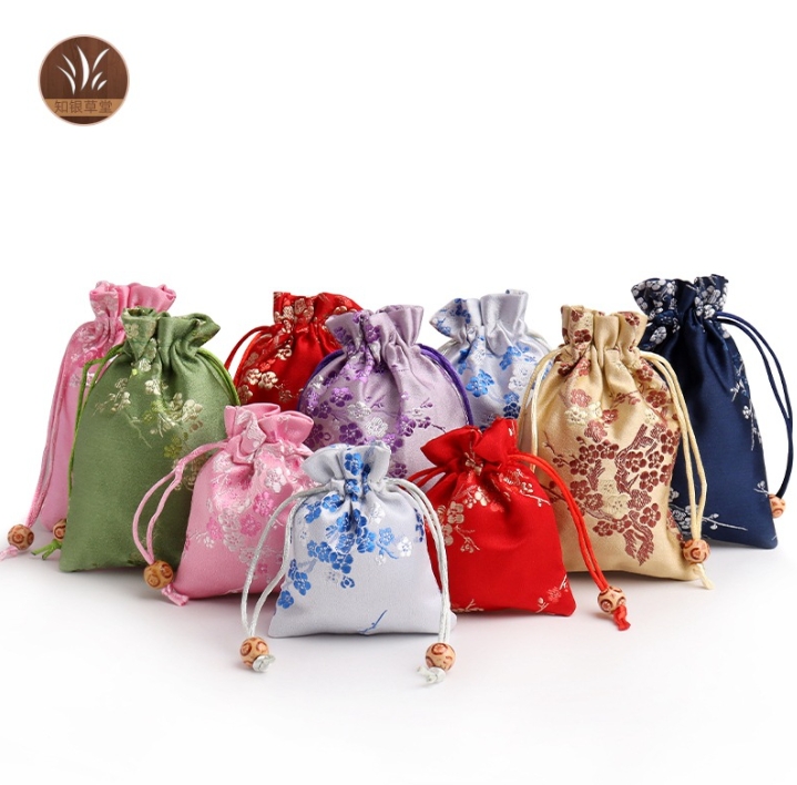 スペシャル価格　SALE 巾着　小花柄　ハンドメイド　小物入れ　おやつ入れ 特価】和風 花柄 ギフトバッグ 巾着袋 アクセサリーポーチ 小物入れ