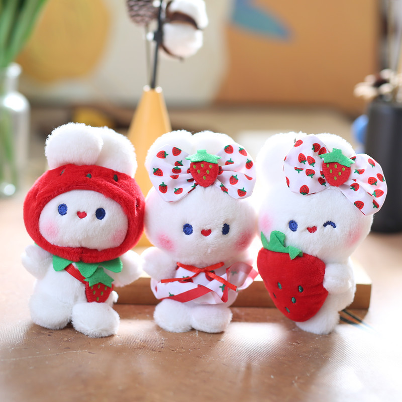 かわいいイチゴウサギのアクセサリー、いちご、バニーバッグアクセサリー、ぬいぐるみキーホルダー