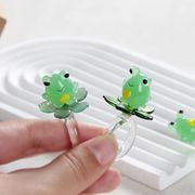3色 ガラス  カエルリング  回転可能  蓮葉  カエルの指輪 立体 動物 蛙  カエルアクセサリー カエル雑貨