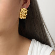 欧米のアクセサリー  歪な存在感が強い かわいい長方形ピアス ステンレス鋼 18K メッキ 女性のピアス