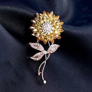 「限定販売」ブローチ　 ハンドメイド  アクセサリー ブローチ　クリスマス　向日葵　ブローチ　