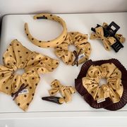 ドット柄カチューシャ　ヘアピン　シュシュ　ヘアアクセサリー　レディース　デザイン　韓国風　髪飾り