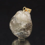 【一点物】ペンダントトップ　フェナカイト＜ロシア産＞　原石　K18　ゴールド　日本製