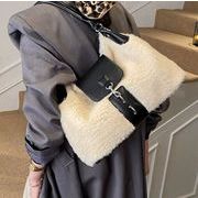 ショルダーバッグ  レディース 鞄   手提げバッグ トートバッグ フェイクファー