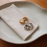 サージカルステンレスピアス　アクセサリー　デザイン　金属アレルギー対応　18kコーティング
