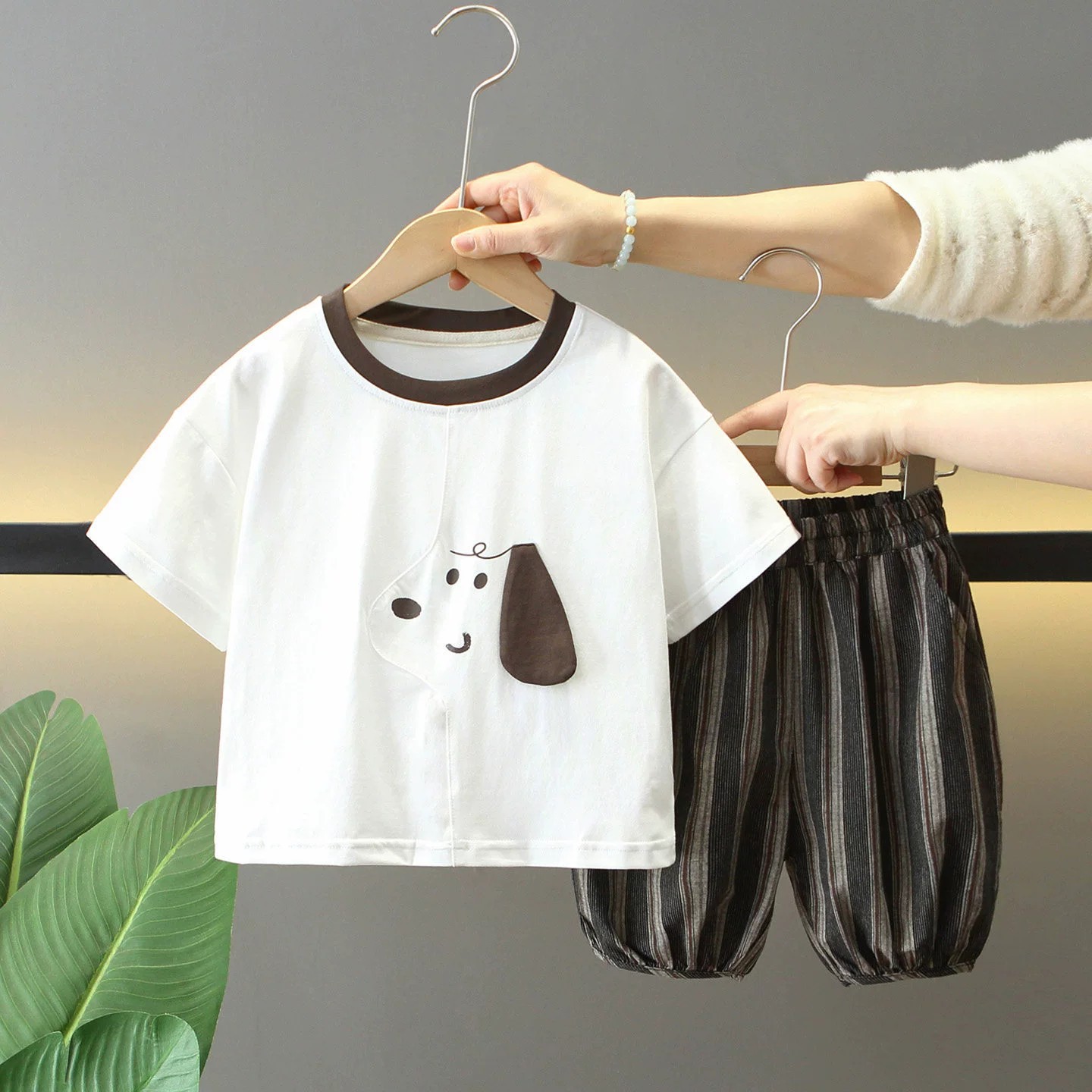 2026夏秋子供服 おしゃれ Ｔシャツ&パンツ 2点セット 韓国風 セットアップ キッズ服 男女兼用【90~150cm】